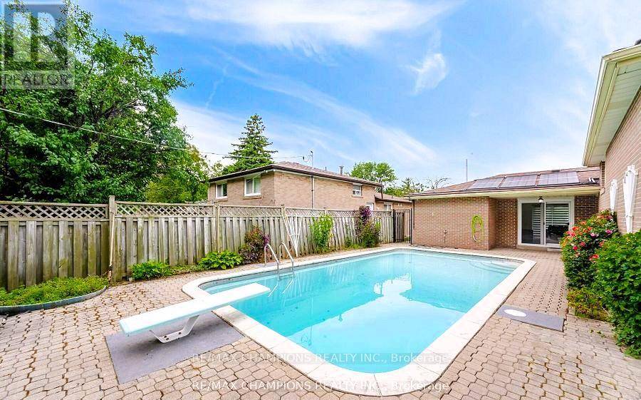 Brampton (avondale), ON L6T1X9,53 BEECHWOOD CRESCENT