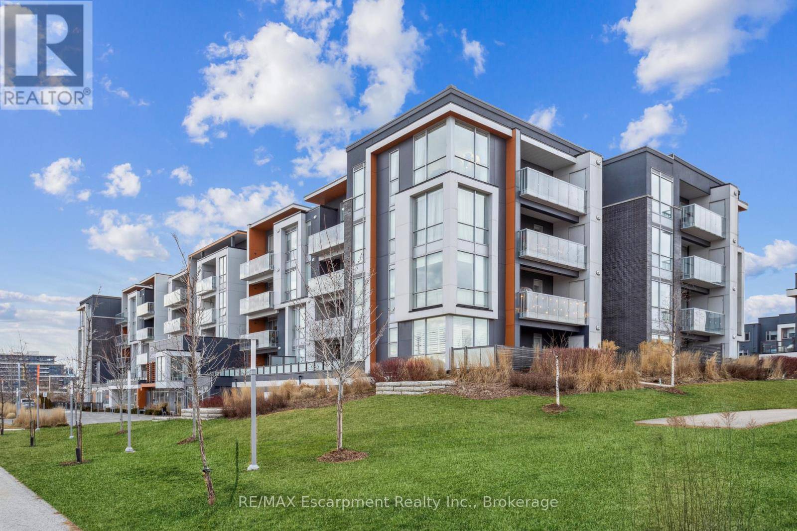 Oakville (go Glenorchy), ON L6M5K6,3028 CREEKSHORE COMMON #309
