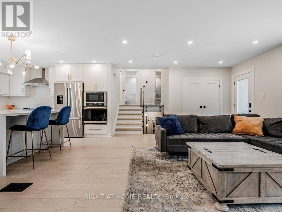 Burlington (lasalle), ON L7T3Y3,883 FRANCIS ROAD