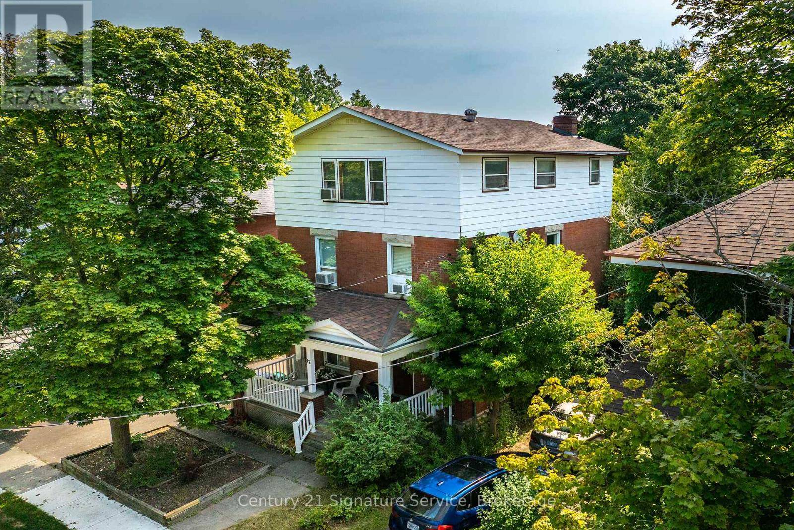 Brampton (downtown Brampton), ON L6Y1J9,17 FLEMING AVENUE W
