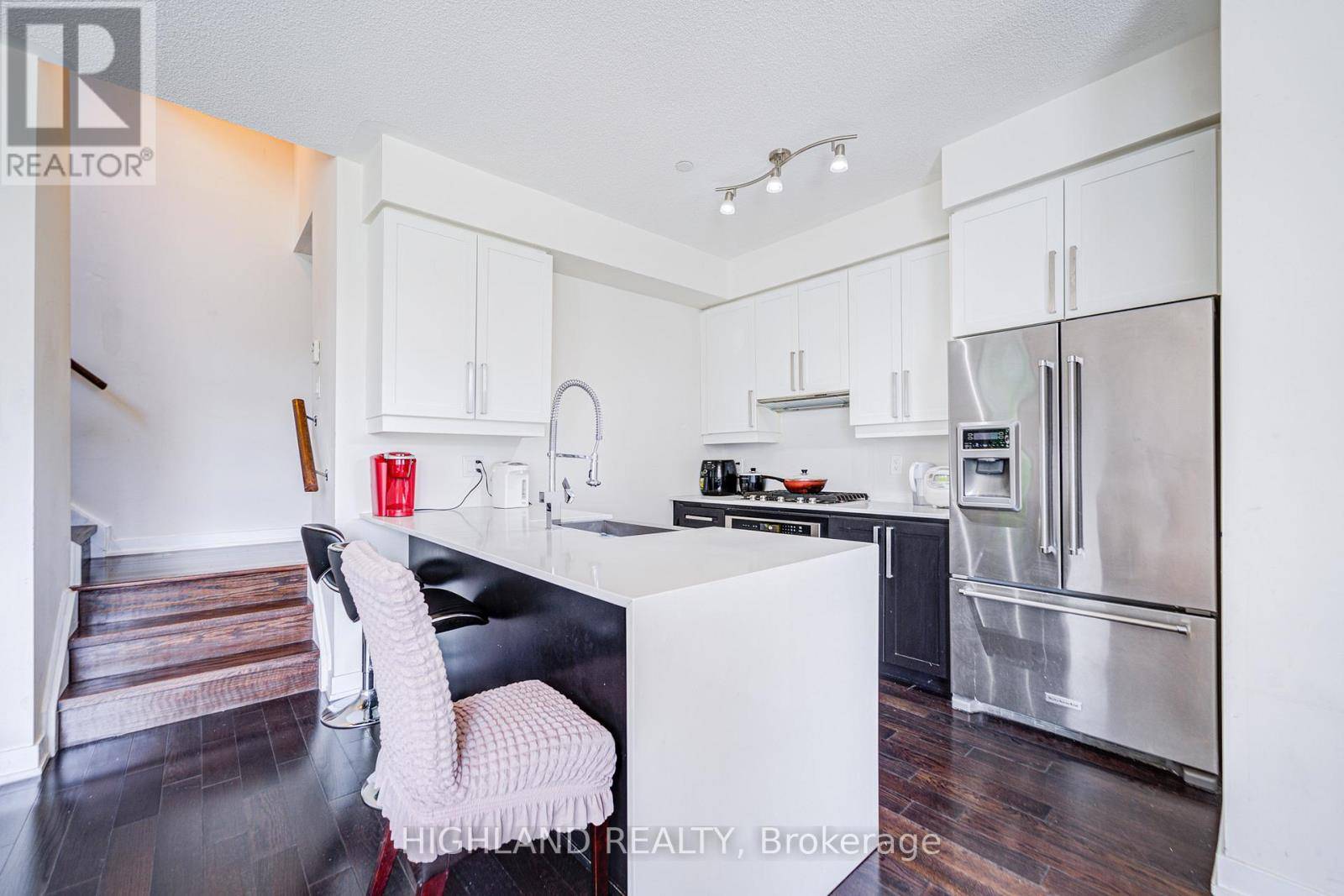 Mississauga (city Centre), ON L5B0K2,4030 Parkside Village DR #7