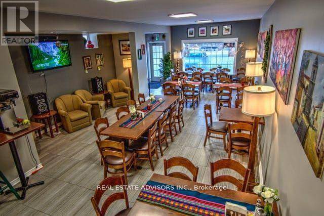 Oakville (br Bronte), ON L6L1H4,2361 LAKESHORE ROAD W