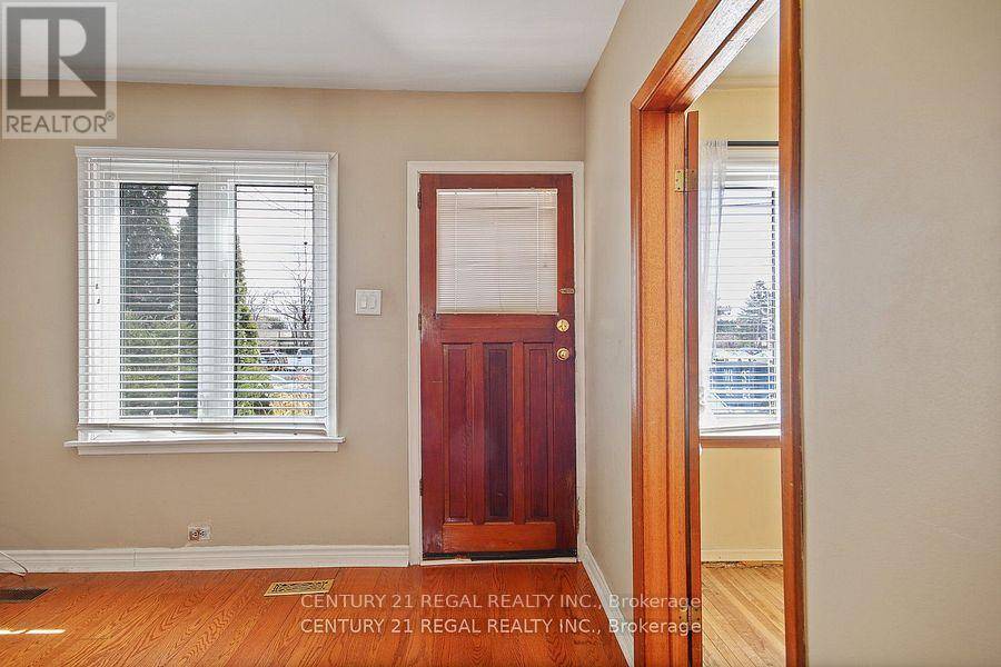 Toronto (mimico), ON M8Z1C8,102 NEWCASTLE STREET