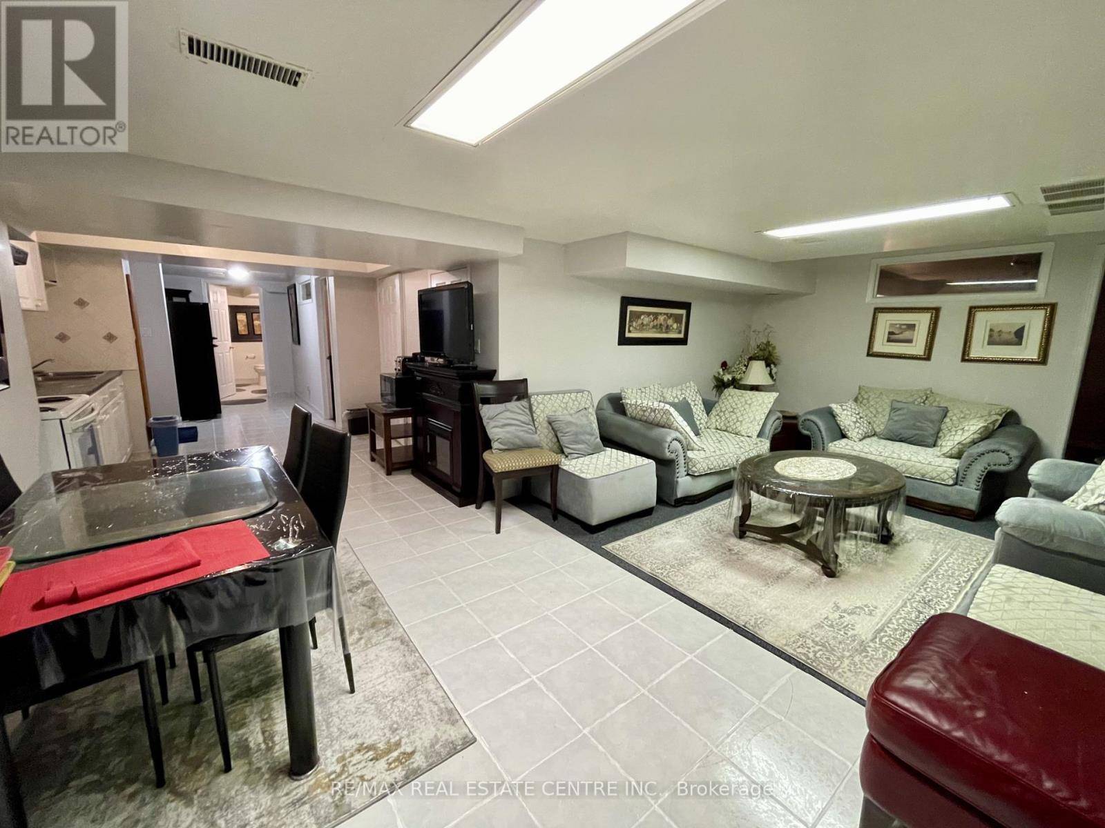 Mississauga (hurontario), ON L4Z3B1,356 Nahani WAY #BASEMENT