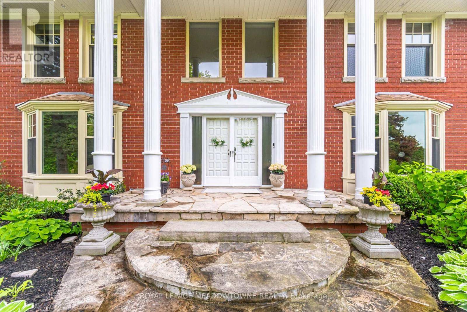 Halton Hills (ac Acton), ON L7J2M1,11302 REGIONAL 25 ROAD