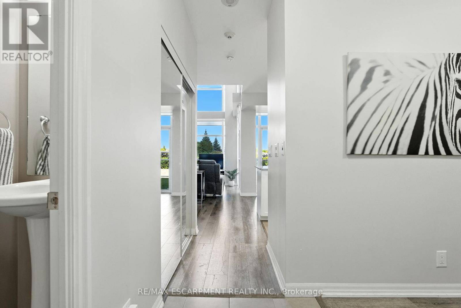 Burlington (uptown), ON L7L0E4,1940 Ironstone DR #202