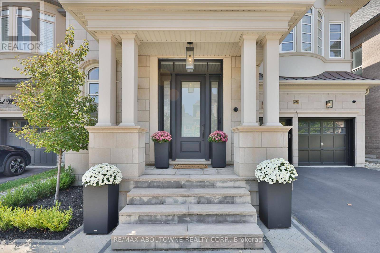 Oakville (go Glenorchy), ON L6H0V1,3100 DANIEL WAY