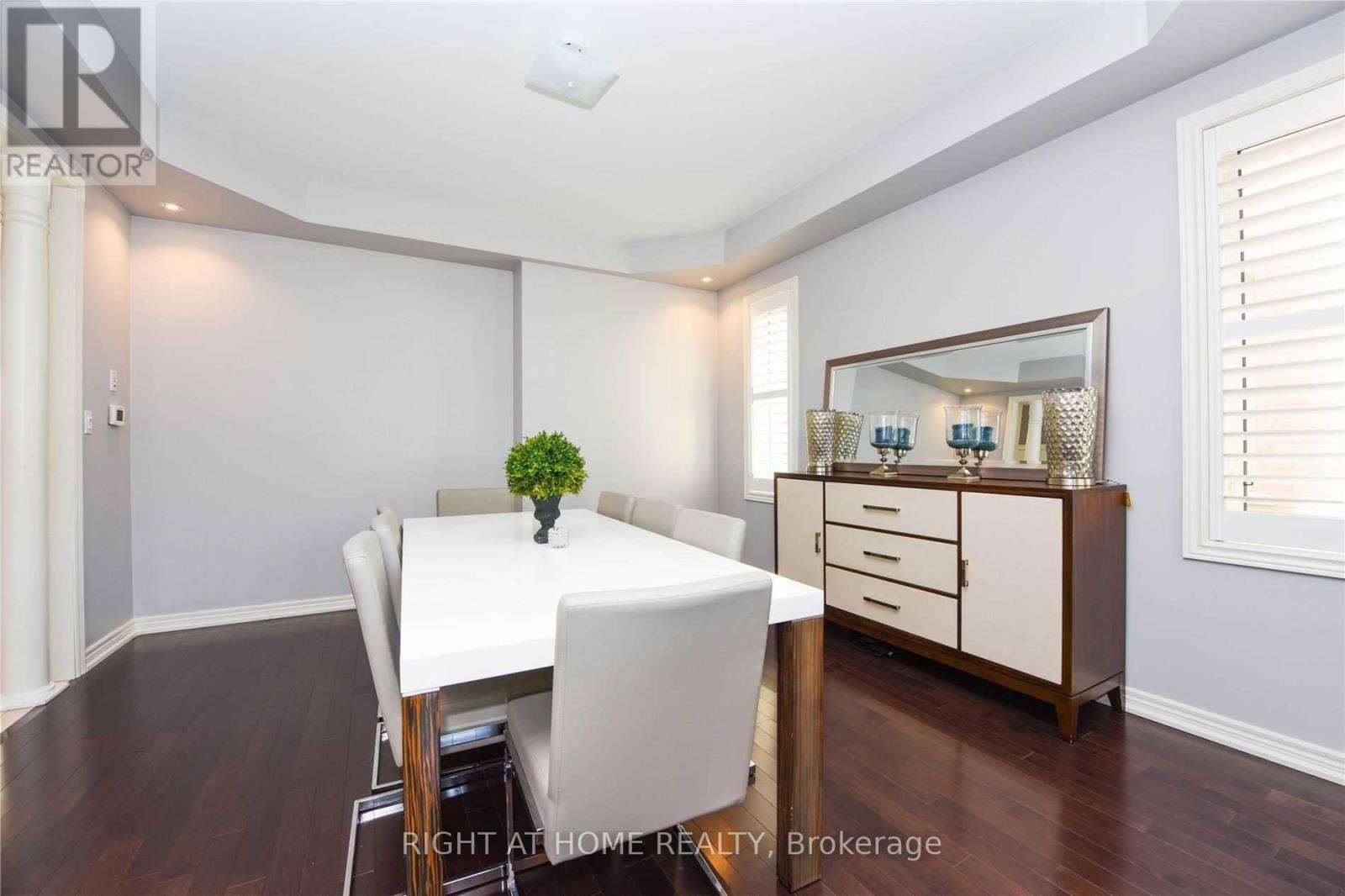 Oakville (go Glenorchy), ON L6M0T1,3152 LARRY CRESCENT