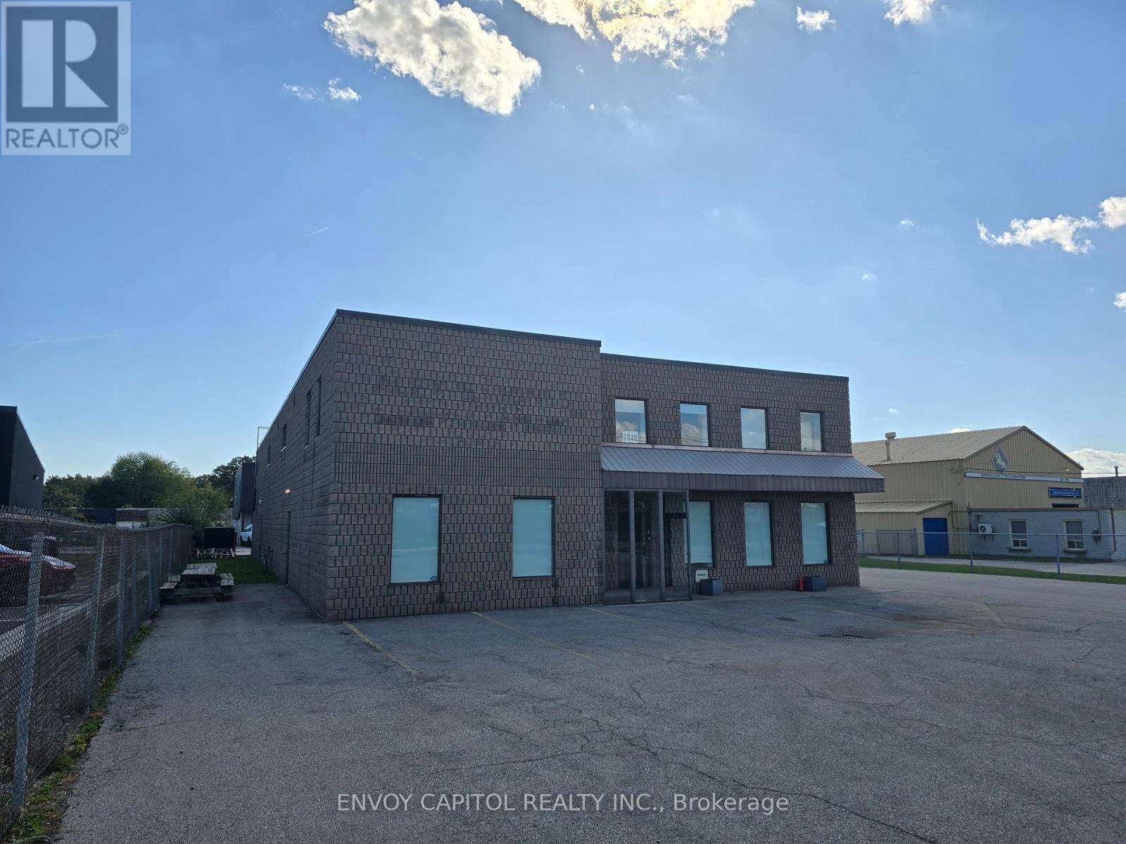 Oakville (qe Queen Elizabeth), ON L6L2X8,2040 SPEERS ROAD