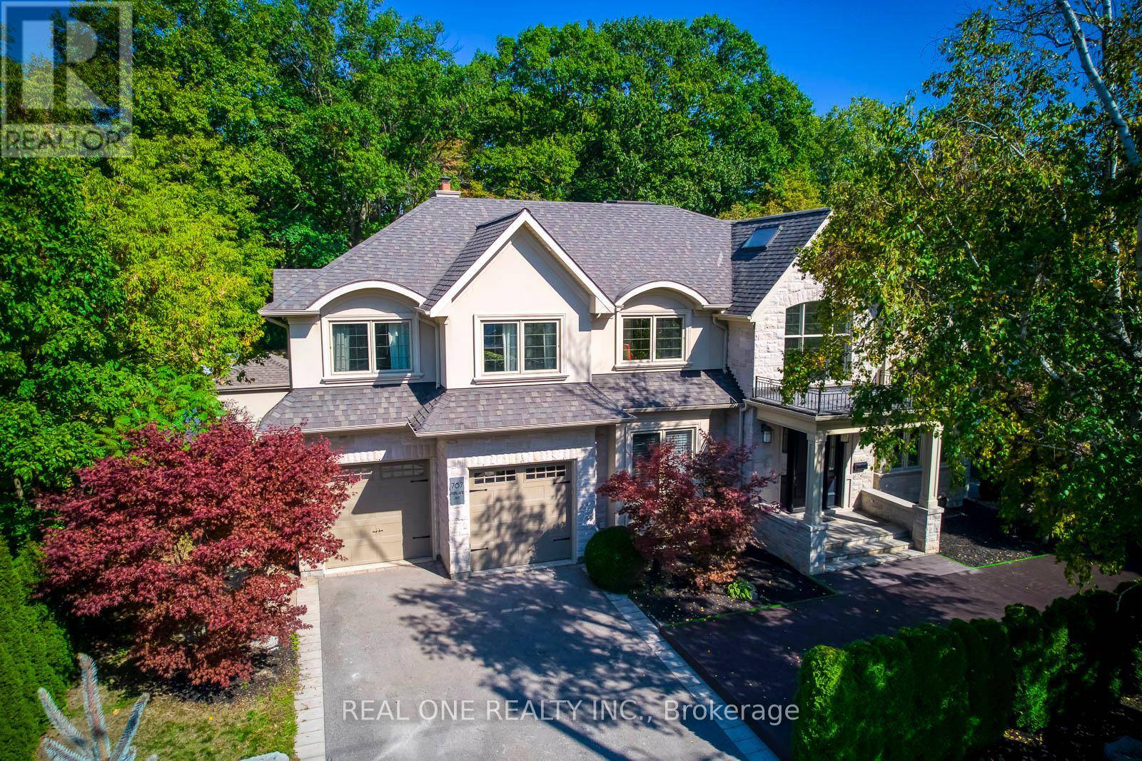 Mississauga (clarkson), ON L5H3G6,767 PARKLAND AVENUE