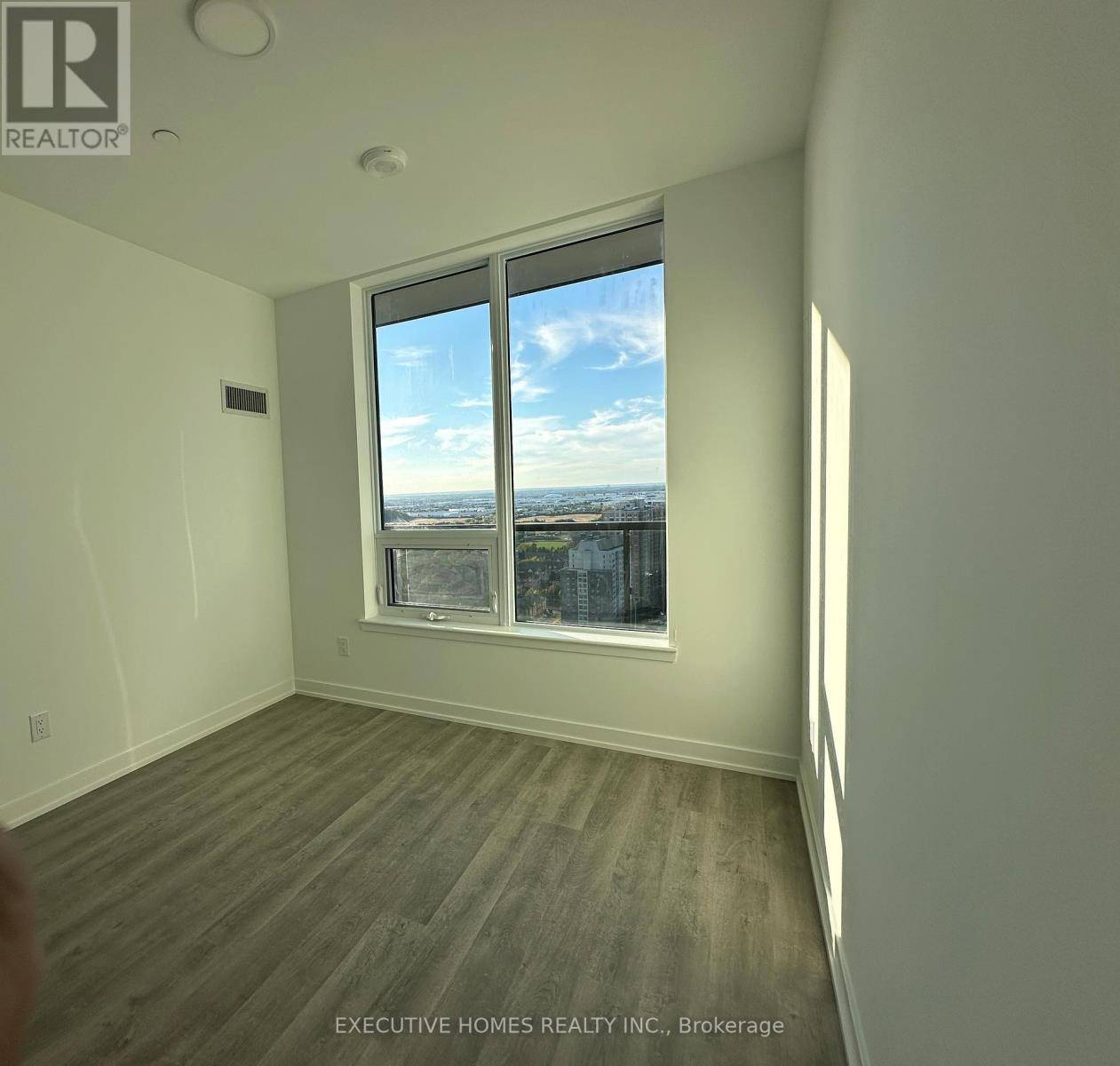 Mississauga (hurontario), ON L4Z0C9,5105 Hurontario ST #2510