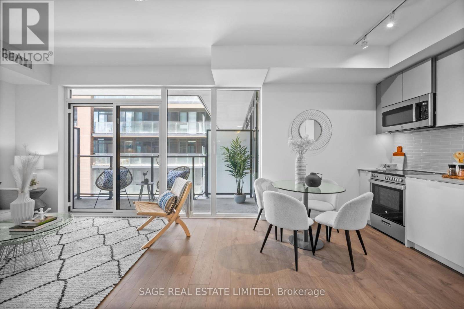 Toronto (south Parkdale), ON M6K0H8,270 Dufferin ST #711