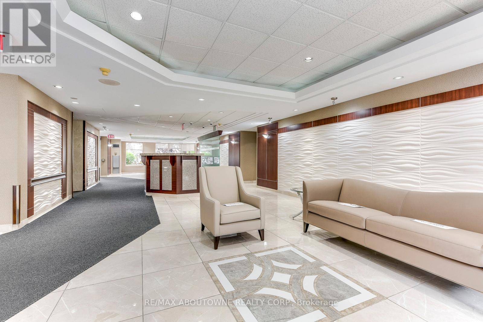 Mississauga (cooksville), ON L5B4B1,135 Hillcrest AVE #1415