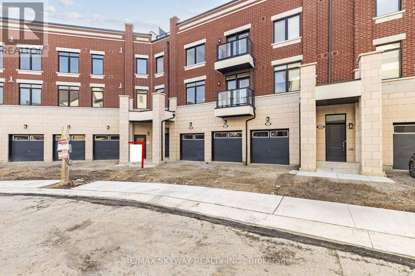 Caledon, ON L7C4L4,26 SPRINGDALE AVENUE