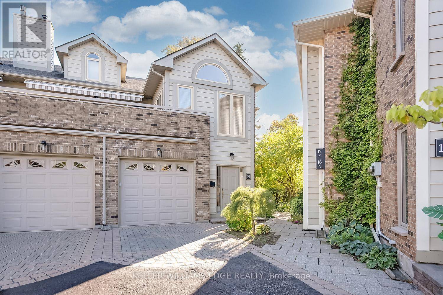 Burlington (roseland), ON L7N1M8,3230 New ST #19