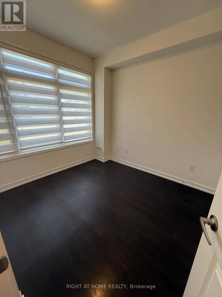 Oakville (go Glenorchy), ON L6H0P3,3094 ERNEST APPLEBE BOULEVARD