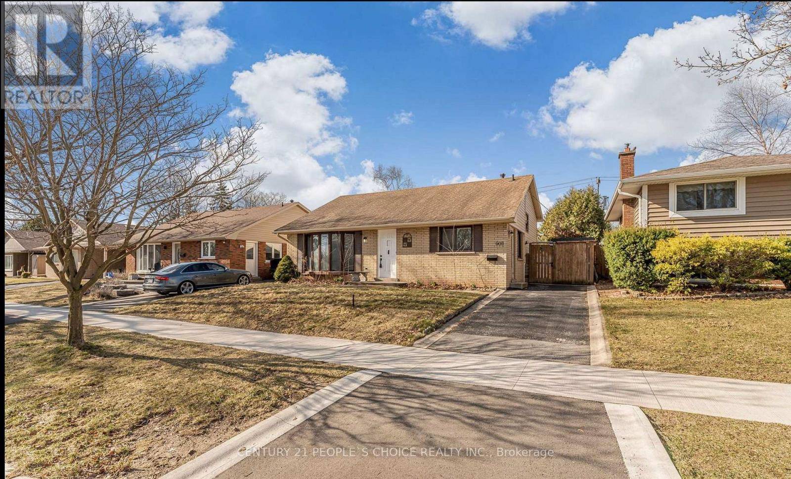 Burlington (roseland), ON L7N3B8,608 THORNWOOD AVENUE