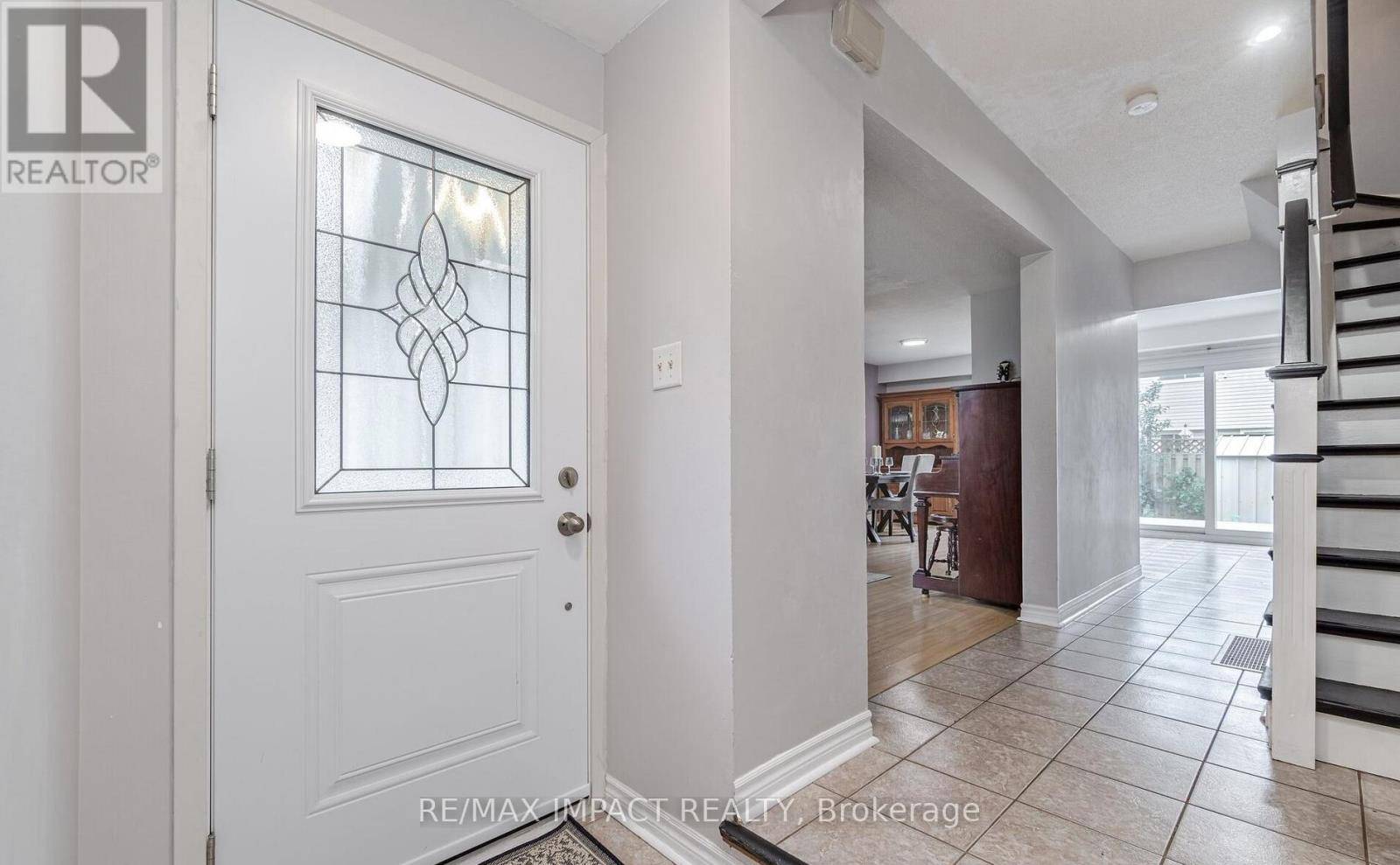 Brampton (heart Lake East), ON L6Z1J2,39 COURTLEIGH SQUARE