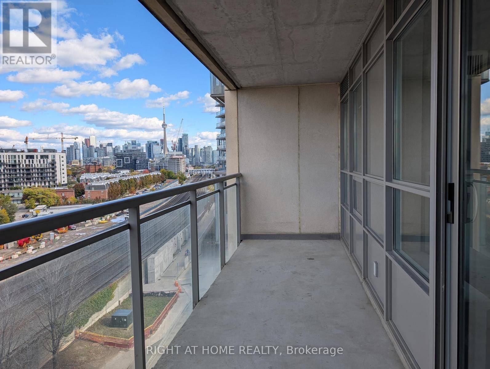 Toronto (south Parkdale), ON M6K0A5,38 Joe Shuster WAY #825