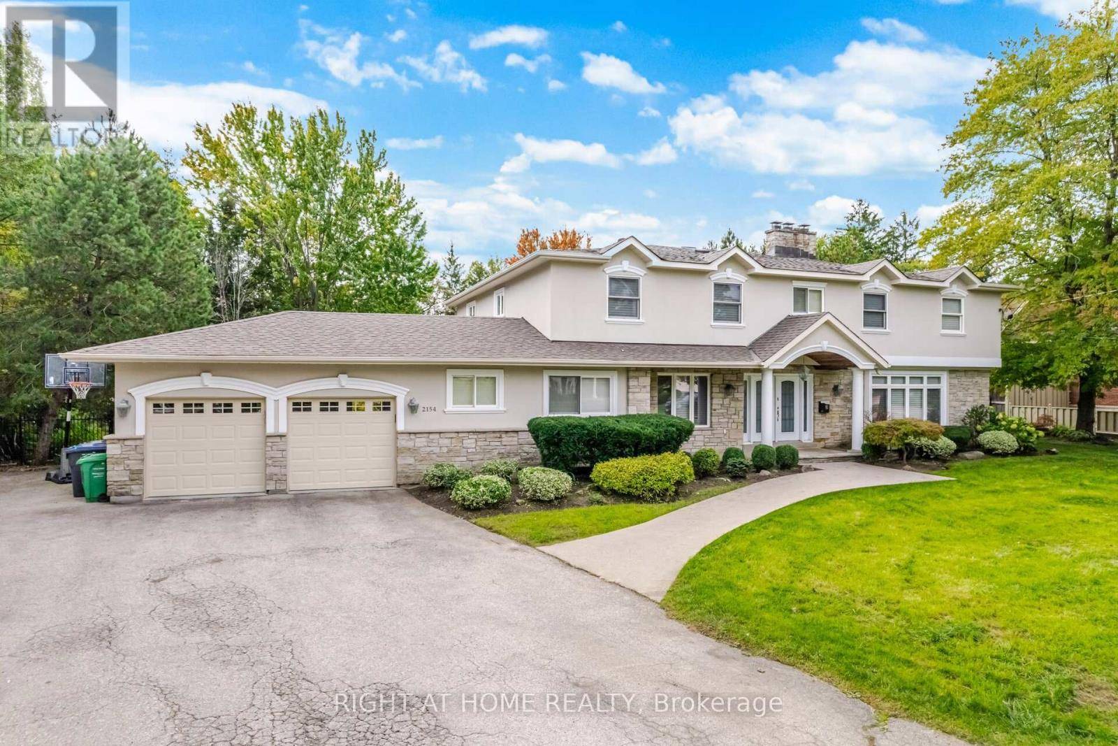 Mississauga (erindale), ON L5C1V6,2154 ONEIDA CRESCENT
