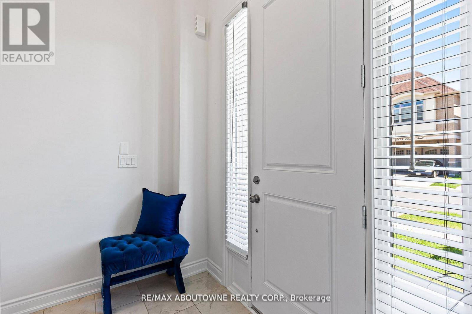 Oakville (go Glenorchy), ON L6H0Y9,3470 CLAYTON TRAIL