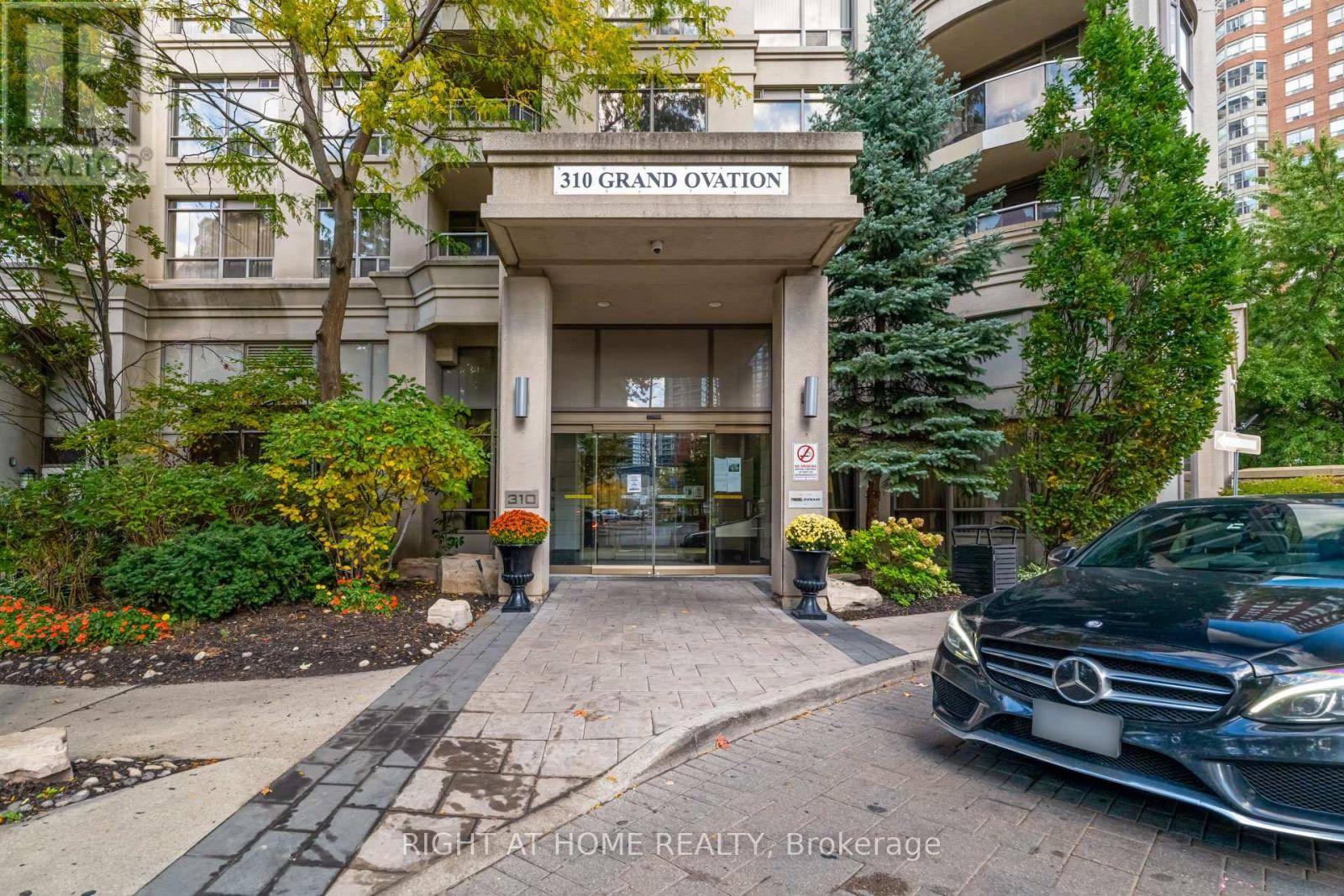 Mississauga (city Centre), ON L5B4P9,310 Burnhamthorpe RD West #2412