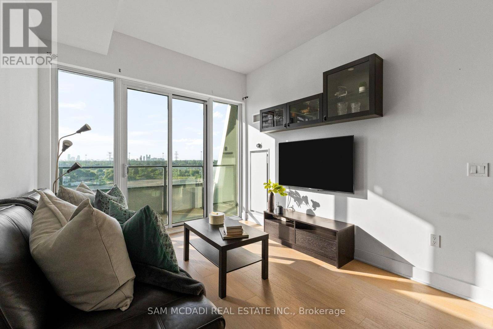 Toronto (mimico), ON M8V1A1,30 Shore Breeze DR West #1012