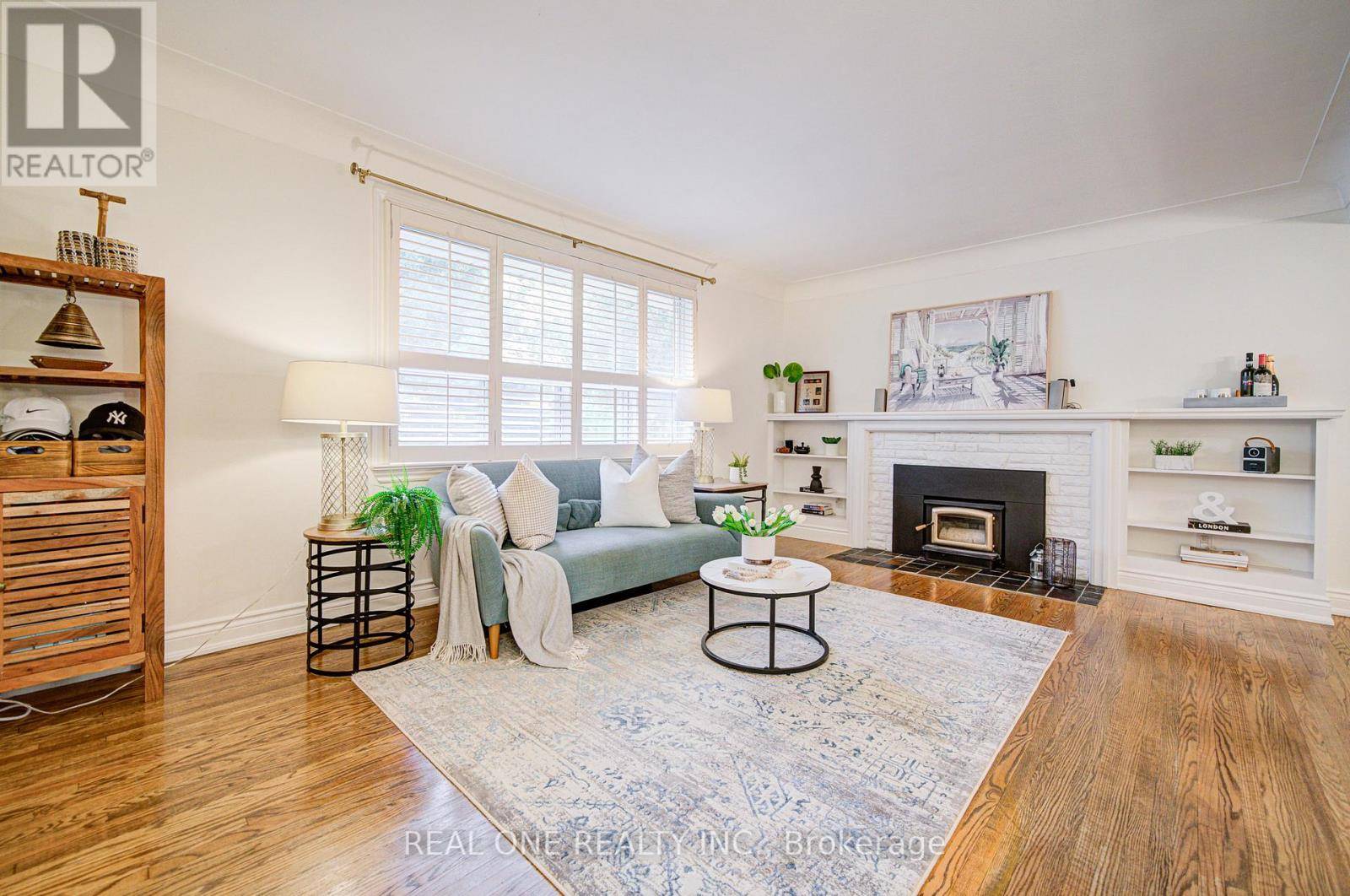 Burlington (shoreacres), ON L7L2G4,250 BELVENIA ROAD