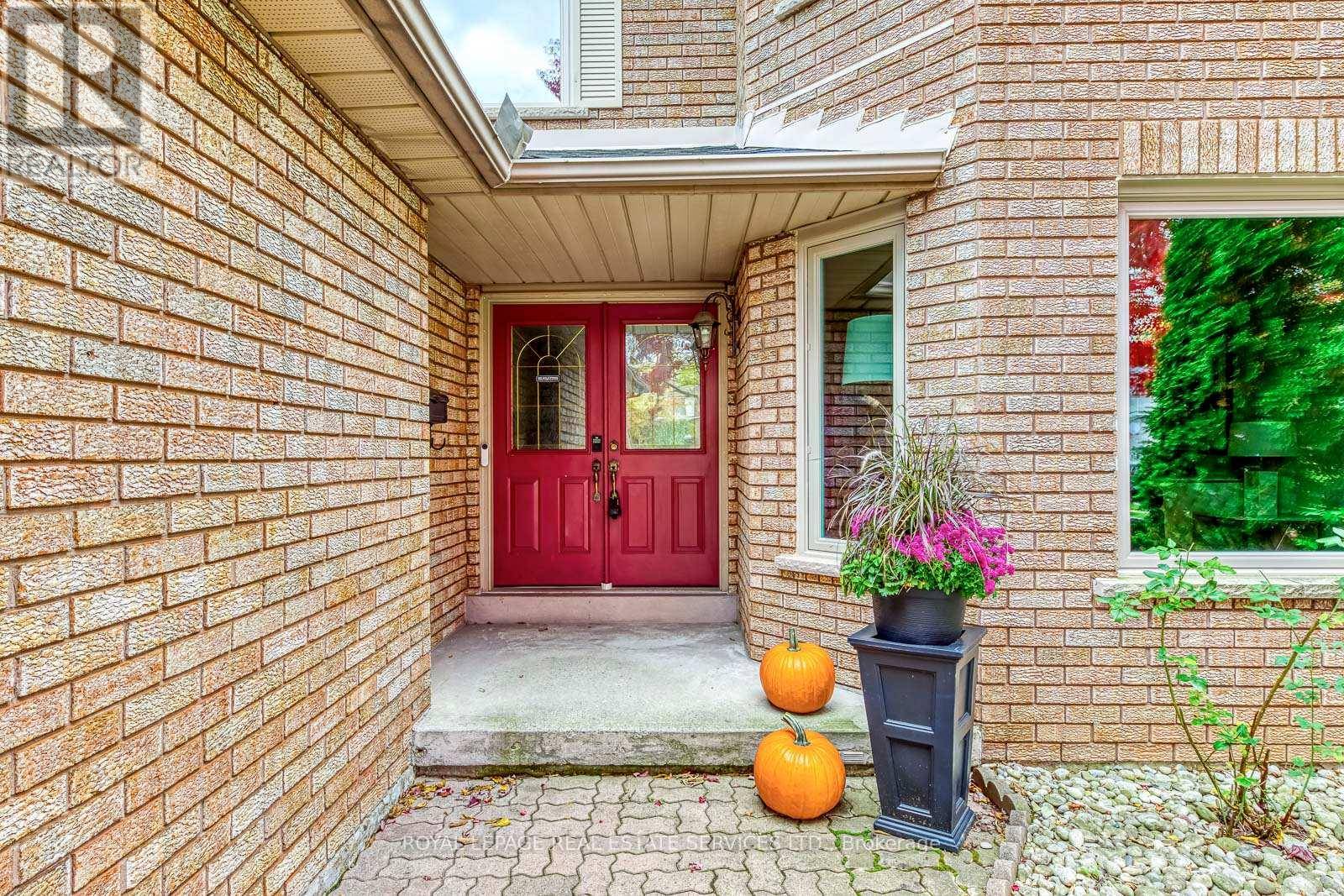 Oakville (ga Glen Abbey), ON L6M2W8,1366 FIELDCREST LANE