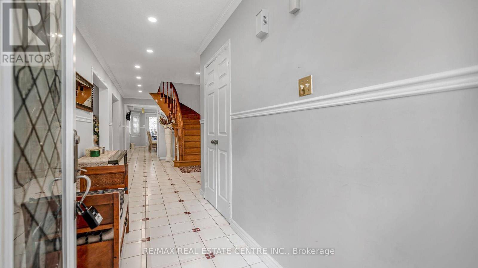 Mississauga (hurontario), ON L5R1P5,4489 WEYMOUTH COMMONS CRESCENT