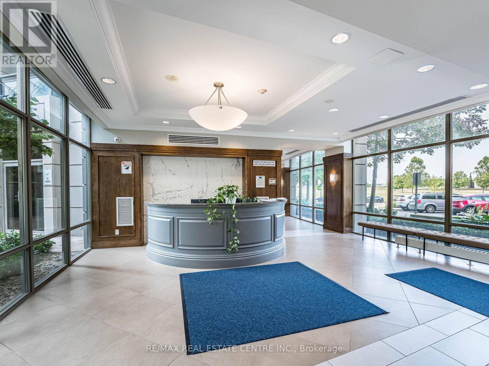 Oakville (ro River Oaks), ON L6H0E3,2379 Central Park DR #1102