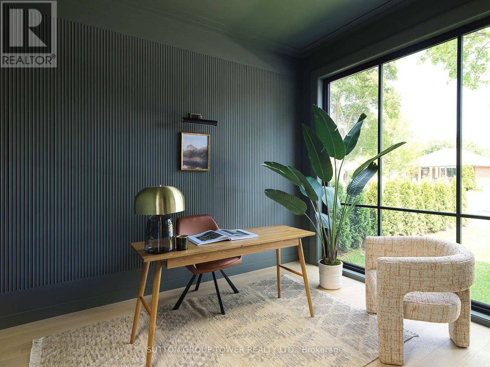 Toronto (stonegate-queensway), ON M8Z2C2,121 EDGECROFT ROAD