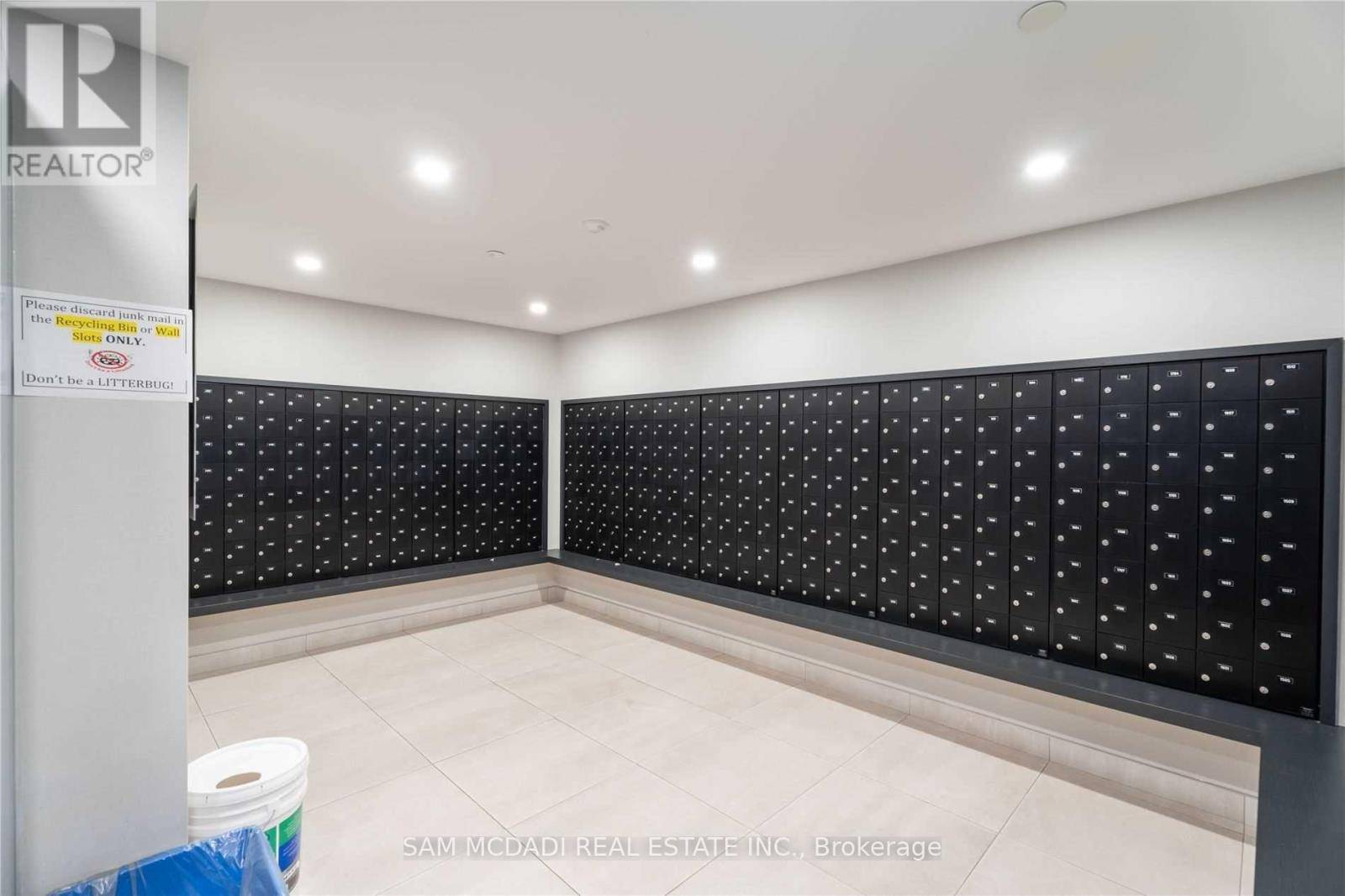 Mississauga (city Centre), ON L5B0L4,4065 Confederation Pkwy #3305