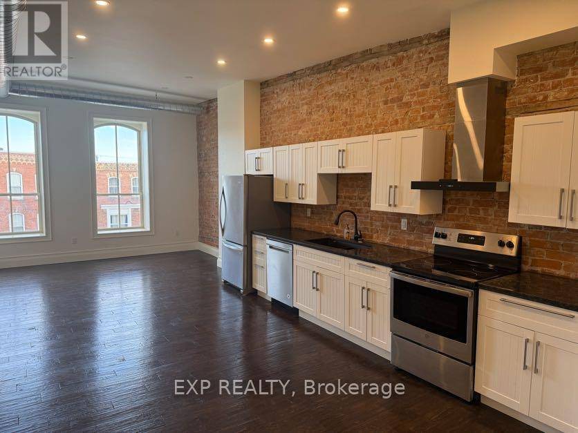 Orangeville, ON L9W1K3,172 Broadway #3