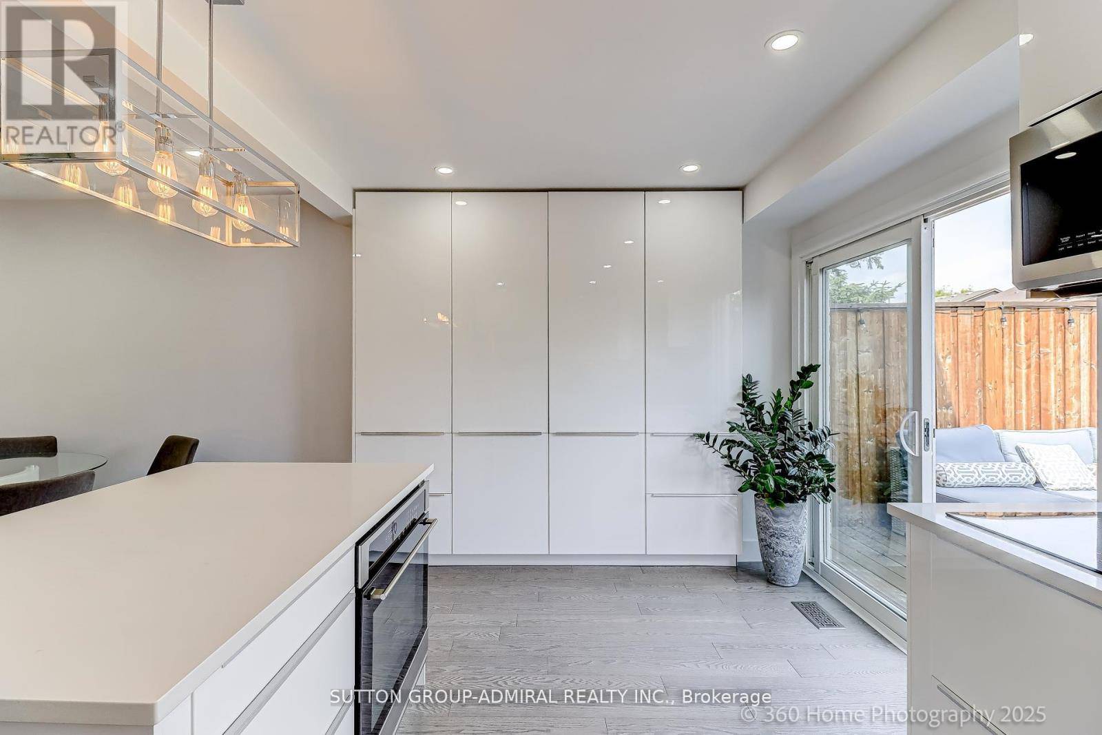 Mississauga (rathwood), ON L4W3J4,709 GREYCEDAR CRESCENT