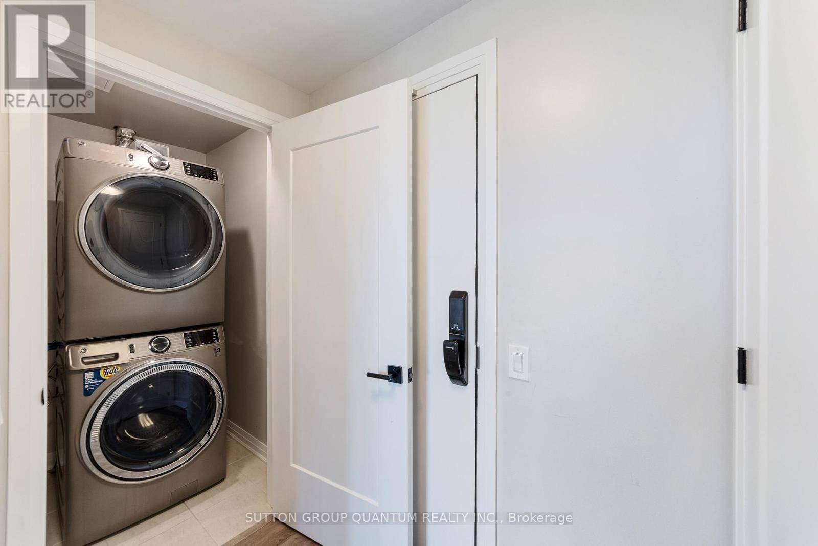 Oakville (go Glenorchy), ON L6M5N4,95 Dundas ST West #324