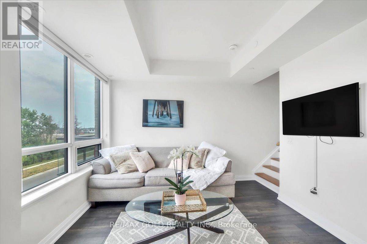 Brampton (bram East), ON L6P0Y6,95 Attmar DR #307