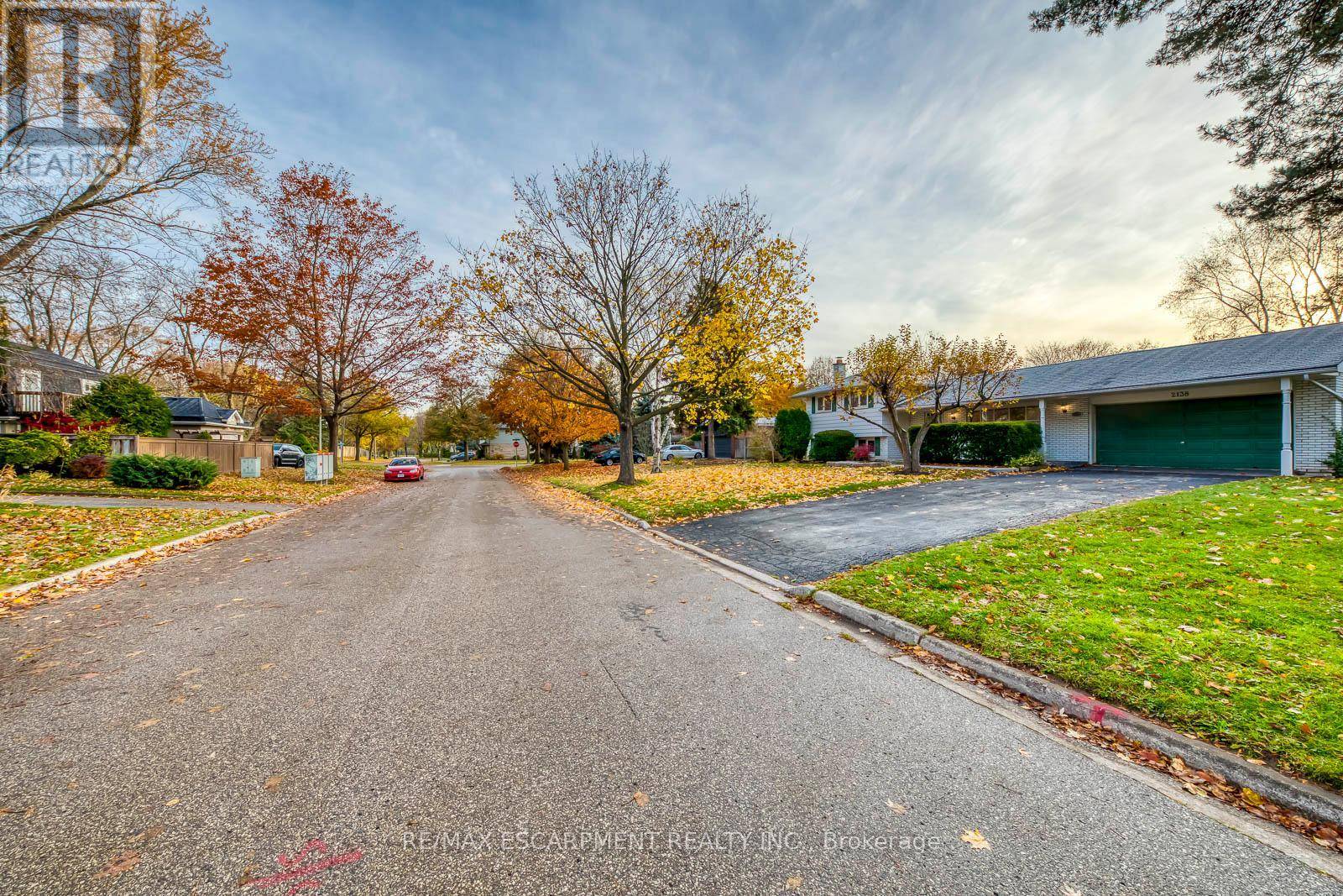 Oakville (br Bronte), ON L6L1M5,2138 SALMON ROAD