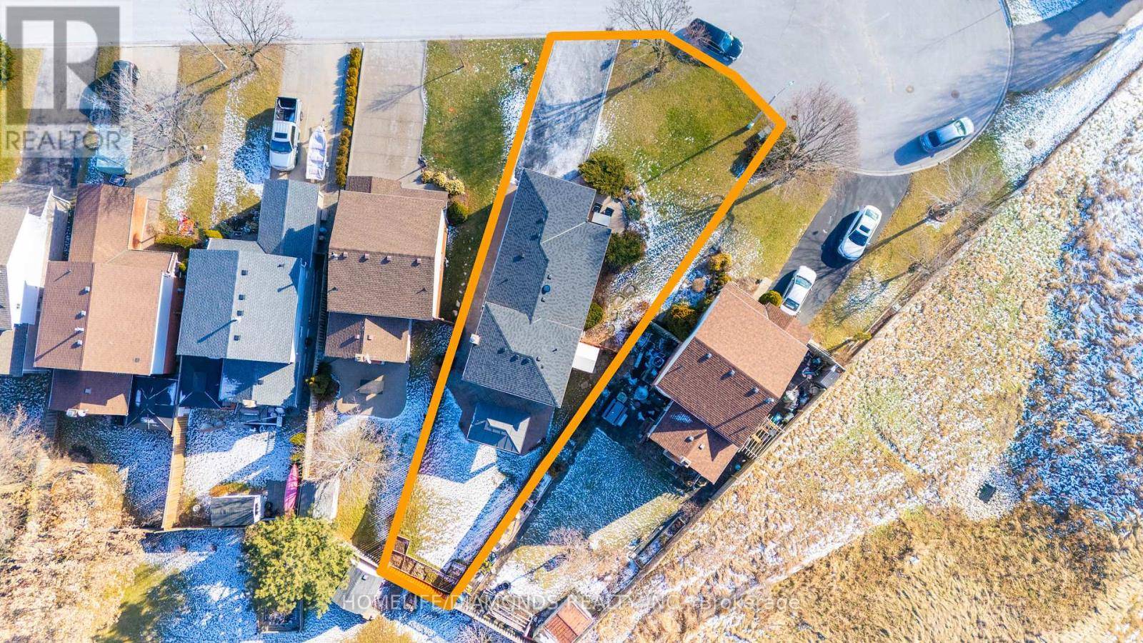 Burlington (headon), ON L7M3G9,3129 SANDCLIFFE COURT