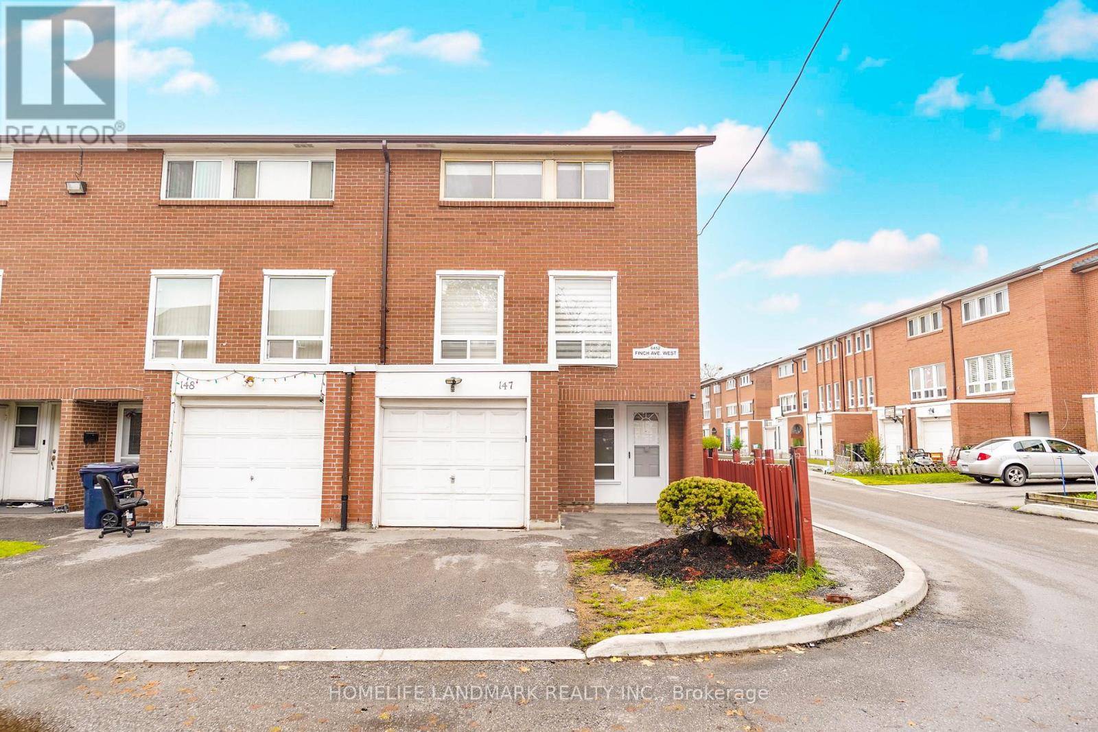 Toronto (mount Olive-silverstone-jamestown), ON M9V1T4,6452 Finch AVE West #147