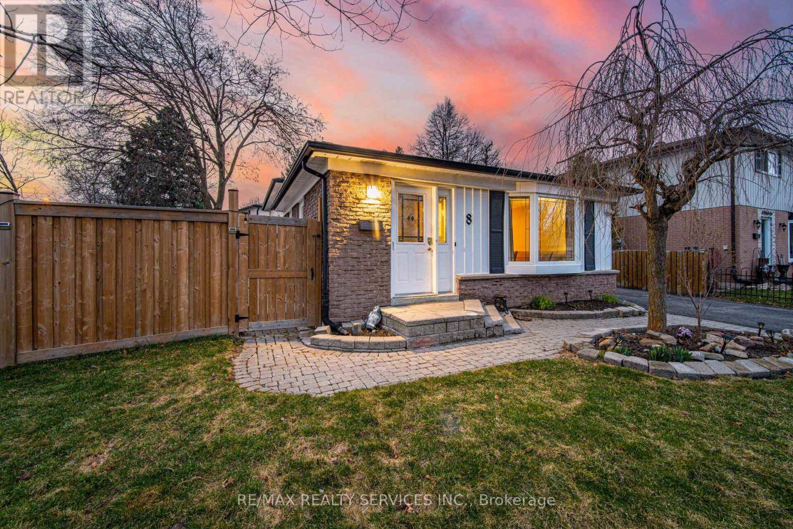 Brampton (madoc), ON L6V2C9,8 REIGATE AVENUE