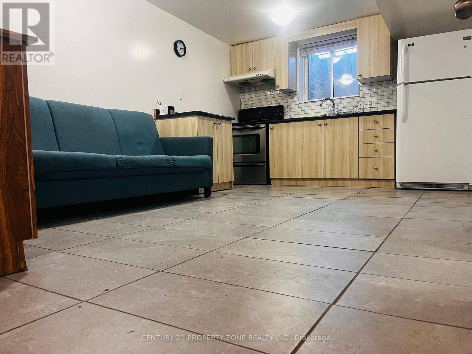 Brampton (madoc), ON L6V2H7,100 SUTHERLAND AVENUE