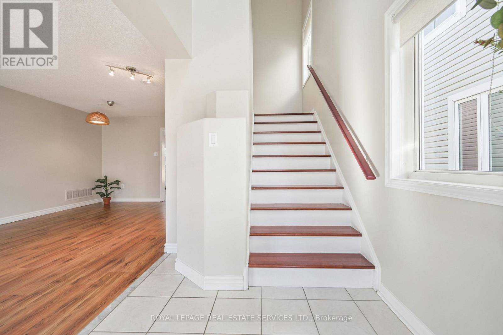 Burlington (orchard), ON L7L6H9,5025 MARJAN LANE