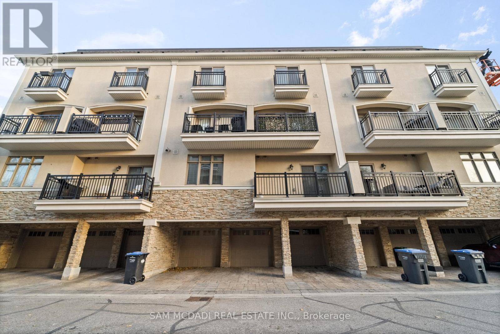 Mississauga (applewood), ON L5A2X4,3083 Cawthra RD #23