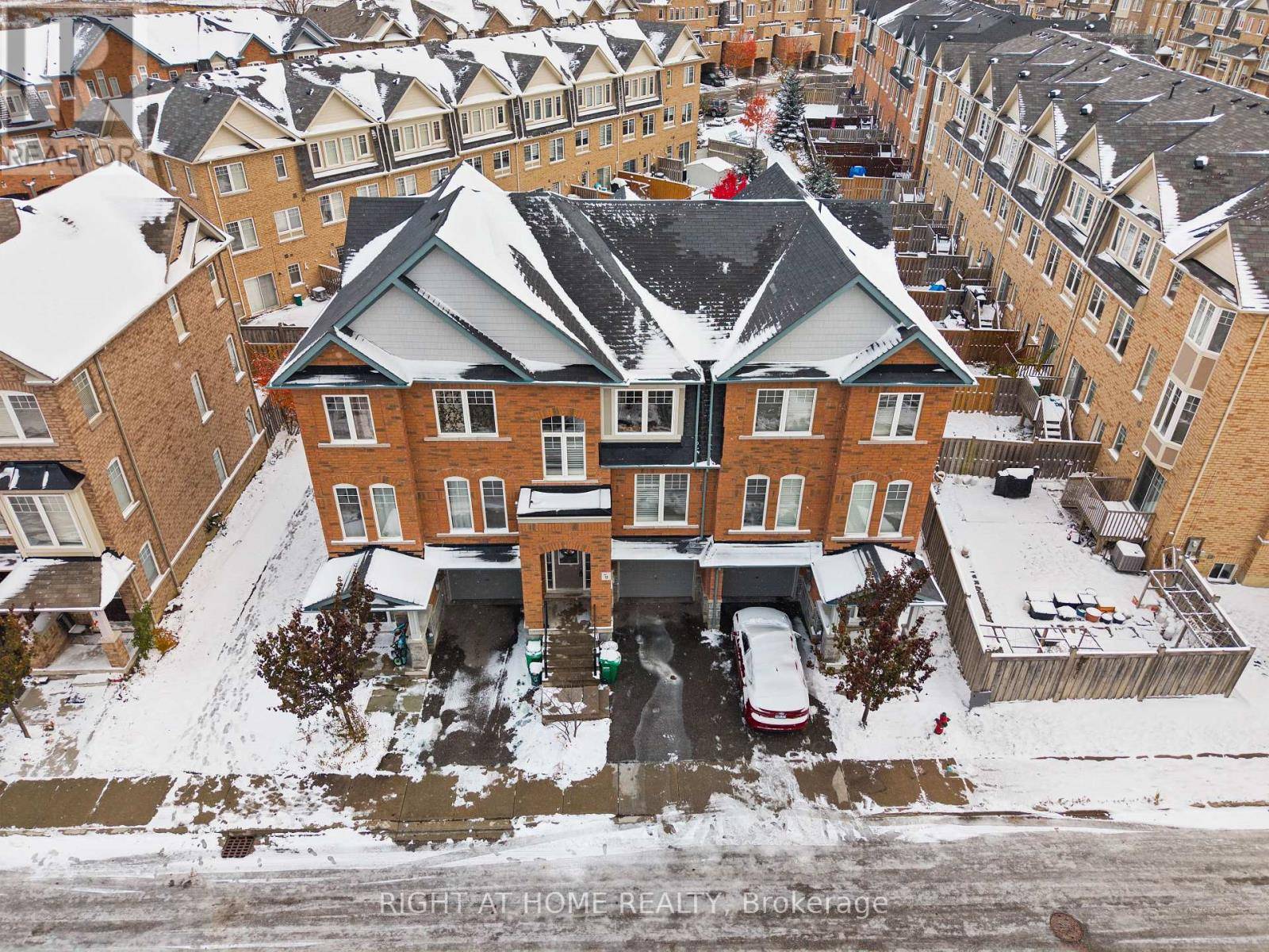 Brampton (heart Lake East), ON L6Z0G9,9 MAGDALENE CRESCENT