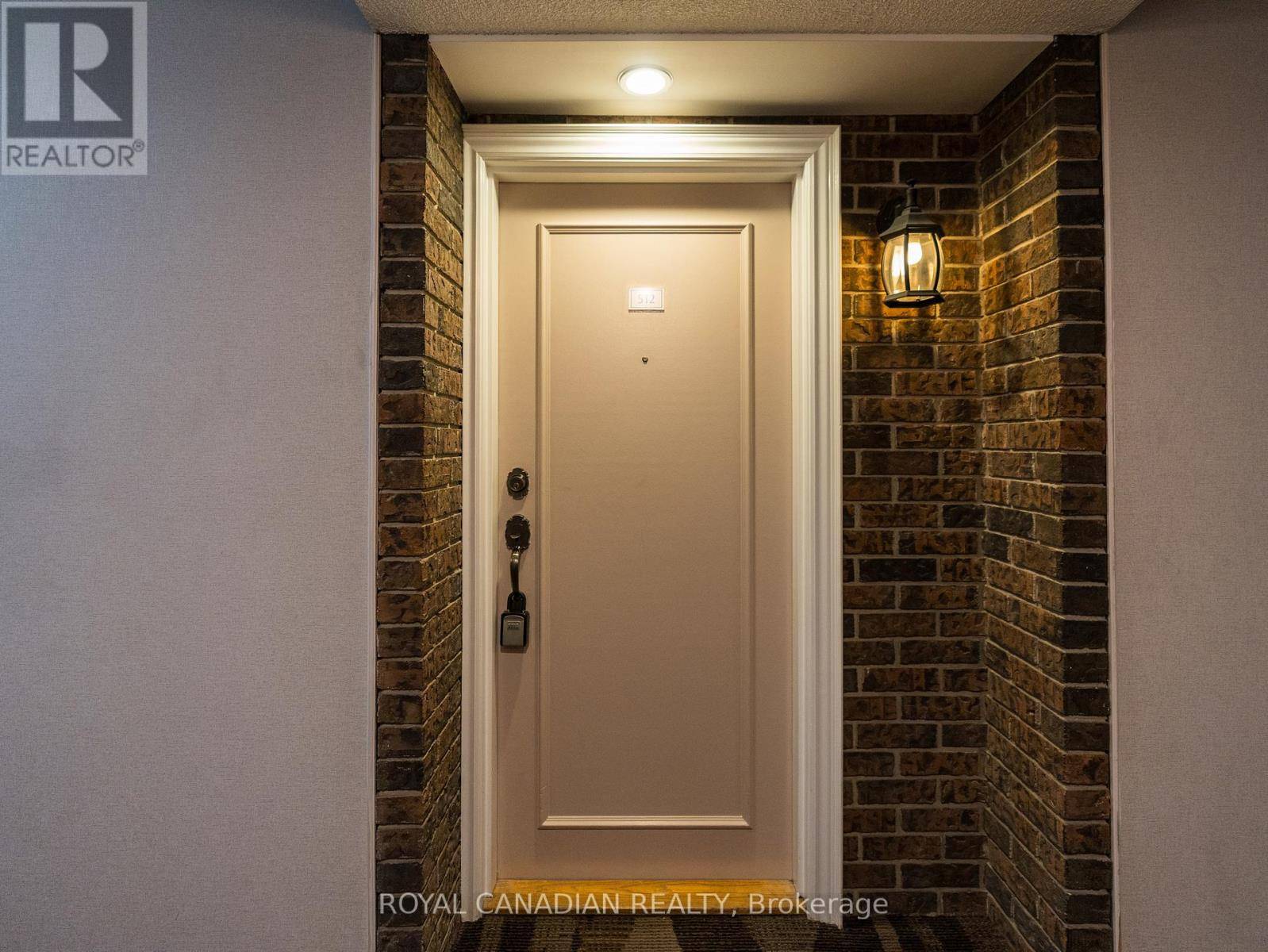 Brampton (queen Street Corridor), ON L6T4A2,3 Lisa ST #512