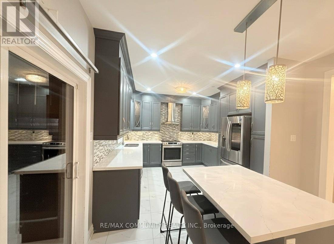 Brampton (credit Valley), ON L6X0K7,24 ROUNDSTONE DRIVE