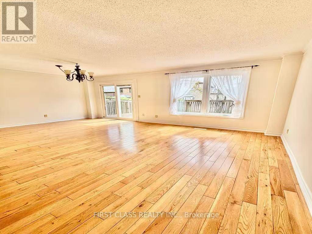 Mississauga (creditview), ON L5C3Y5,MAIN&UPPER LEVEL - 4230 PERIVALE ROAD