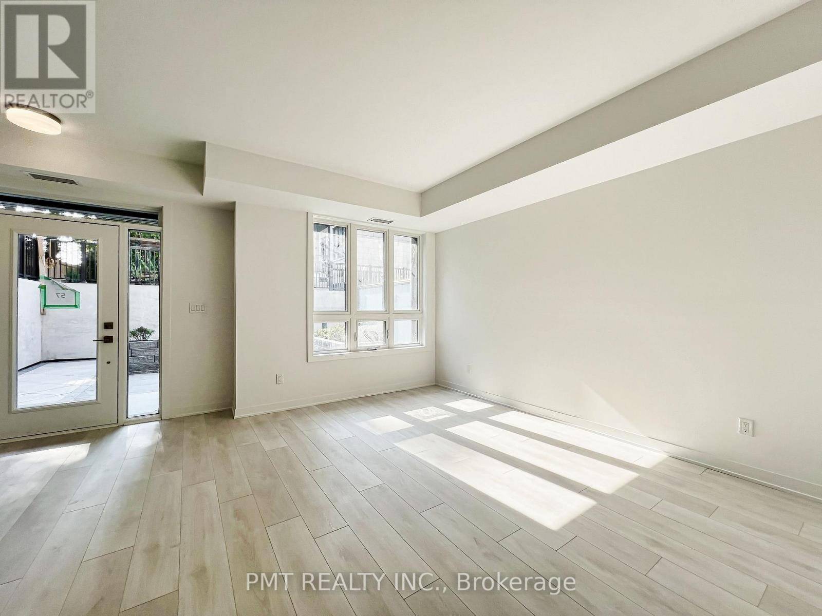 Mississauga (rathwood), ON L4W0G6,4045 Hickory DR #1