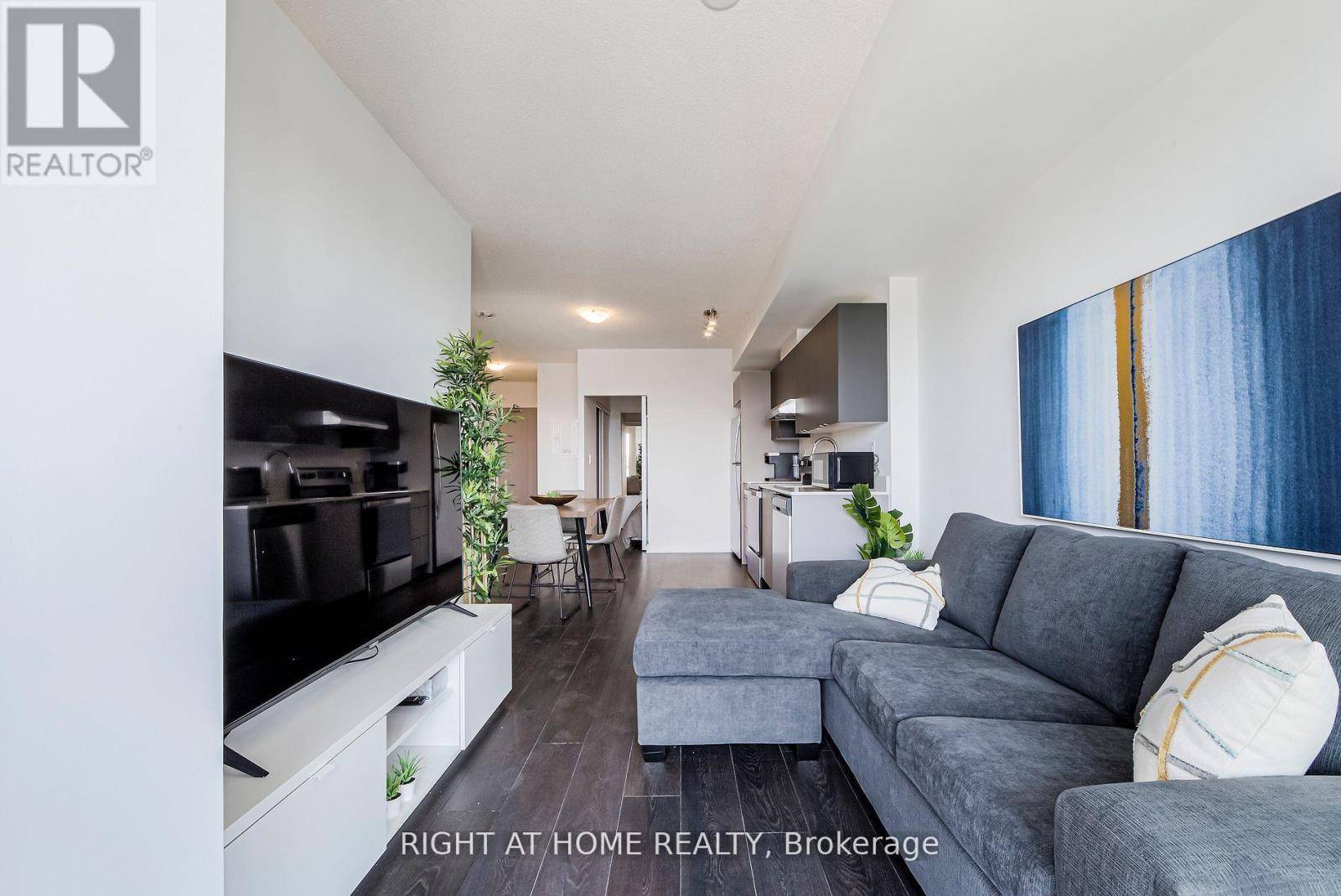 Burlington (alton), ON L7M0H4,3200 Dakota Common WAY #B816